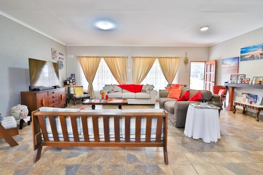 5 Bedroom Property for Sale in Donkerhoek A H North West